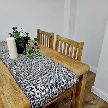Wonderful Apartment In Wembley London Exteriör bild