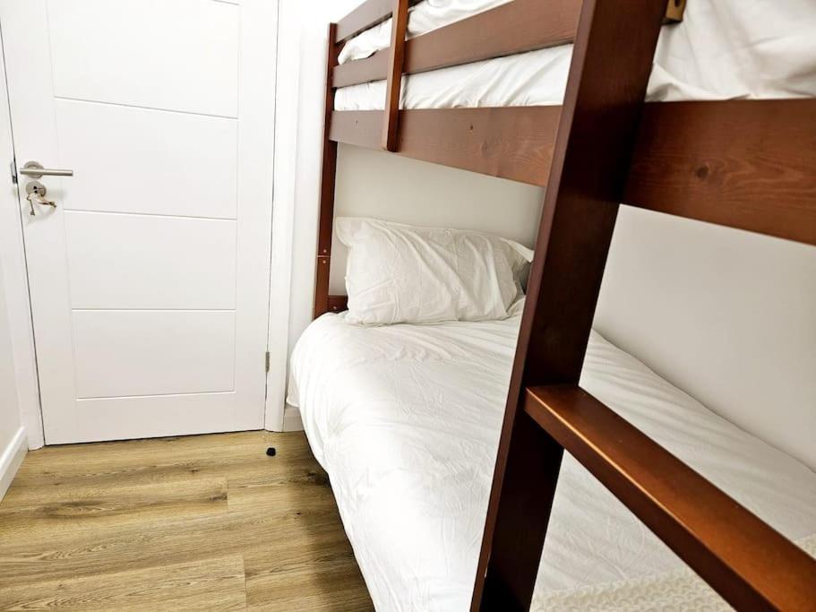 Wonderful Apartment In Wembley London Exteriör bild